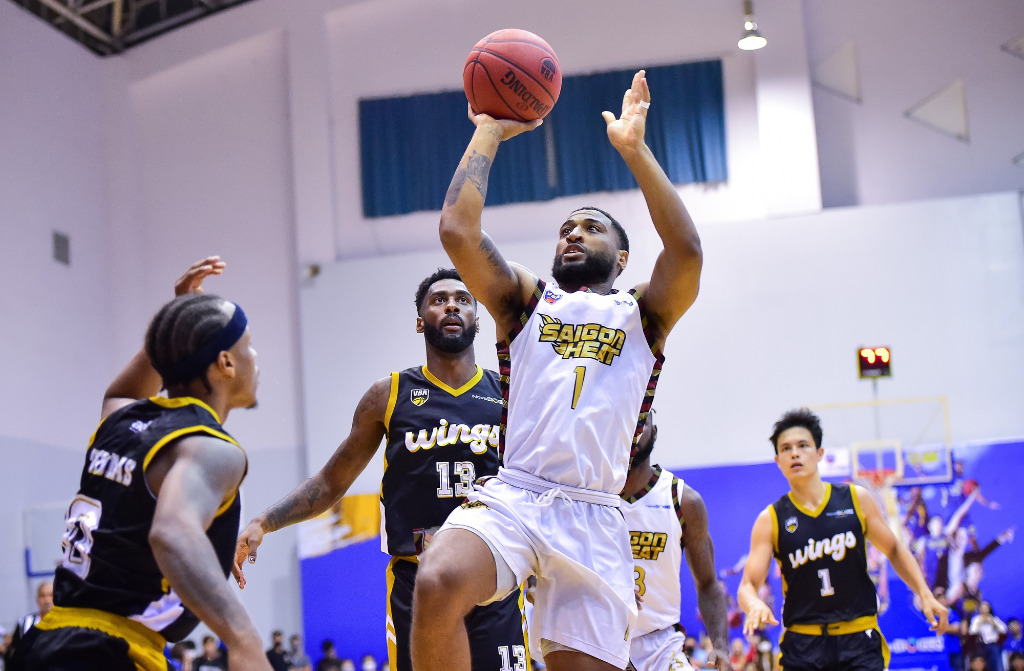 VBA 2022: Saigon Heat độc chiếm ngôi đầu - Ảnh 2.