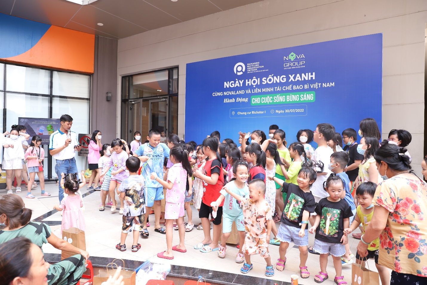 Trẻ em TP HCM n&acirc;ng cao &yacute; thức ph&acirc;n loại v&agrave; thu gom r&aacute;c thải - Ảnh 9.