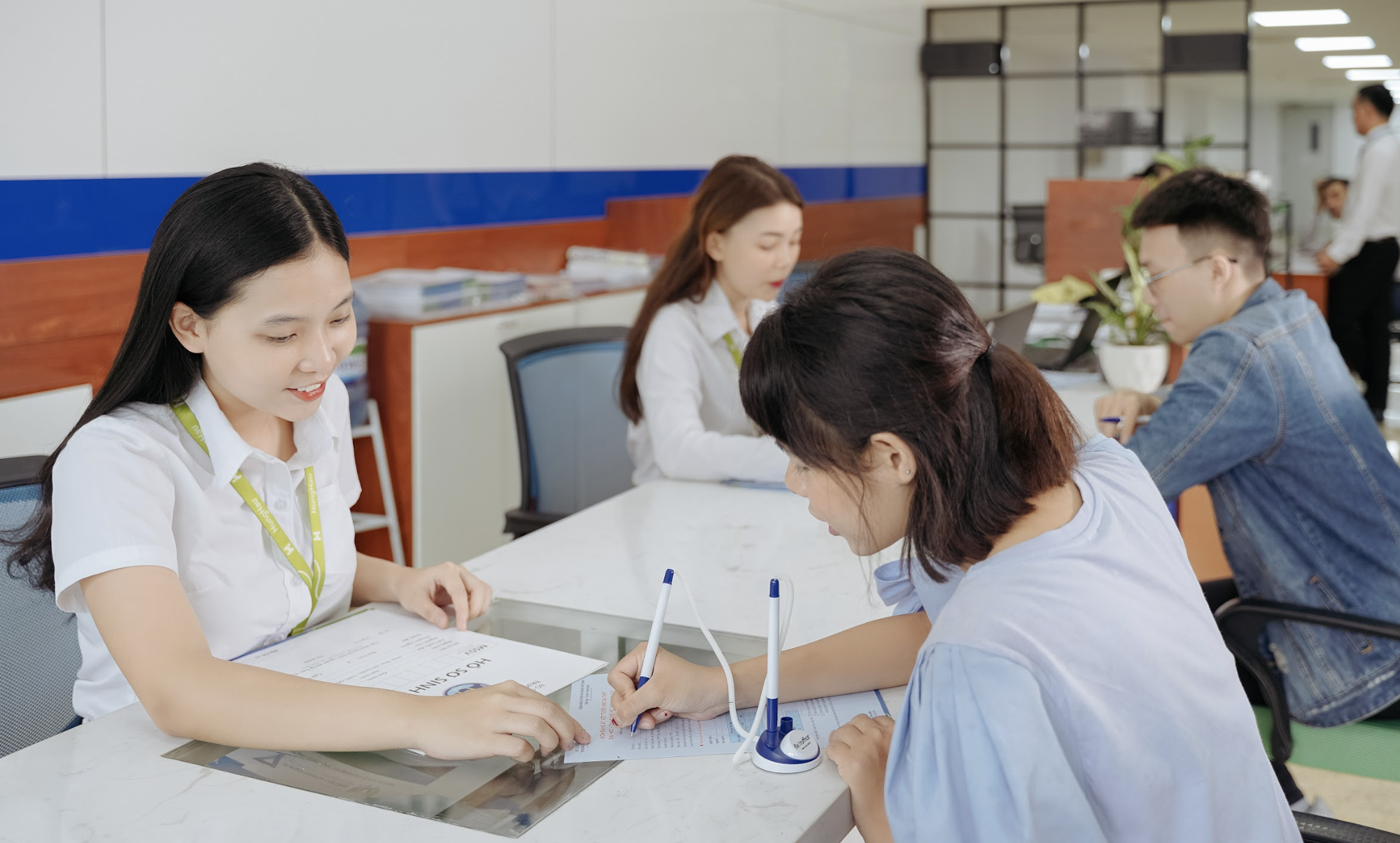 Trường ĐH Quốc tế, Văn Hiến công bố điểm sàn