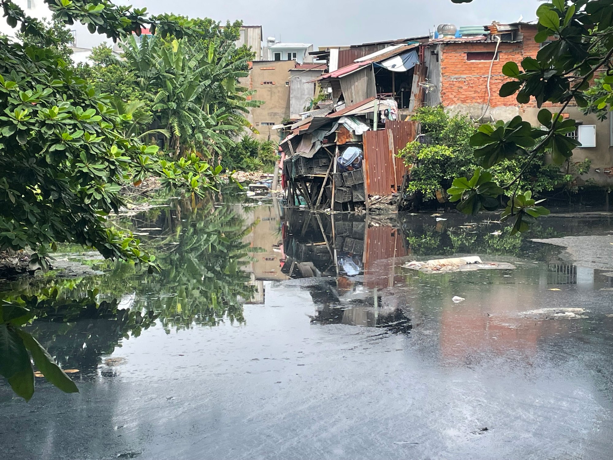 Lấn k&ecirc;nh, chiếm rạch ở TP HCM  - Ảnh 2.