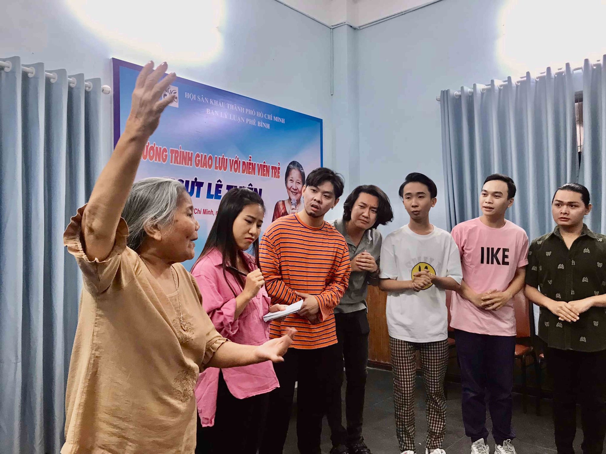 Nhiều nghệ sĩ bị tổn thương