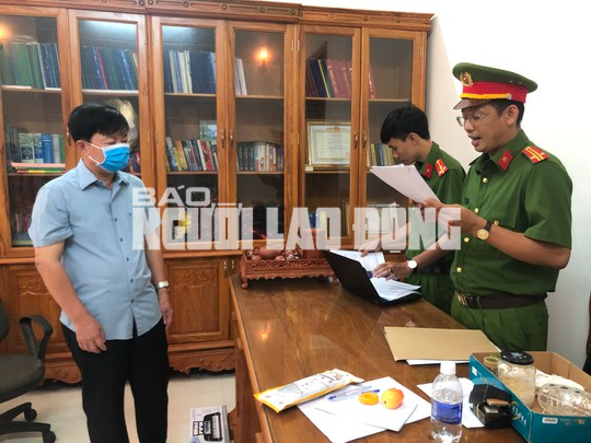 NÓNG: Bắt tạm giam Giám đốc CDC tỉnh Cà Mau - Ảnh 1.