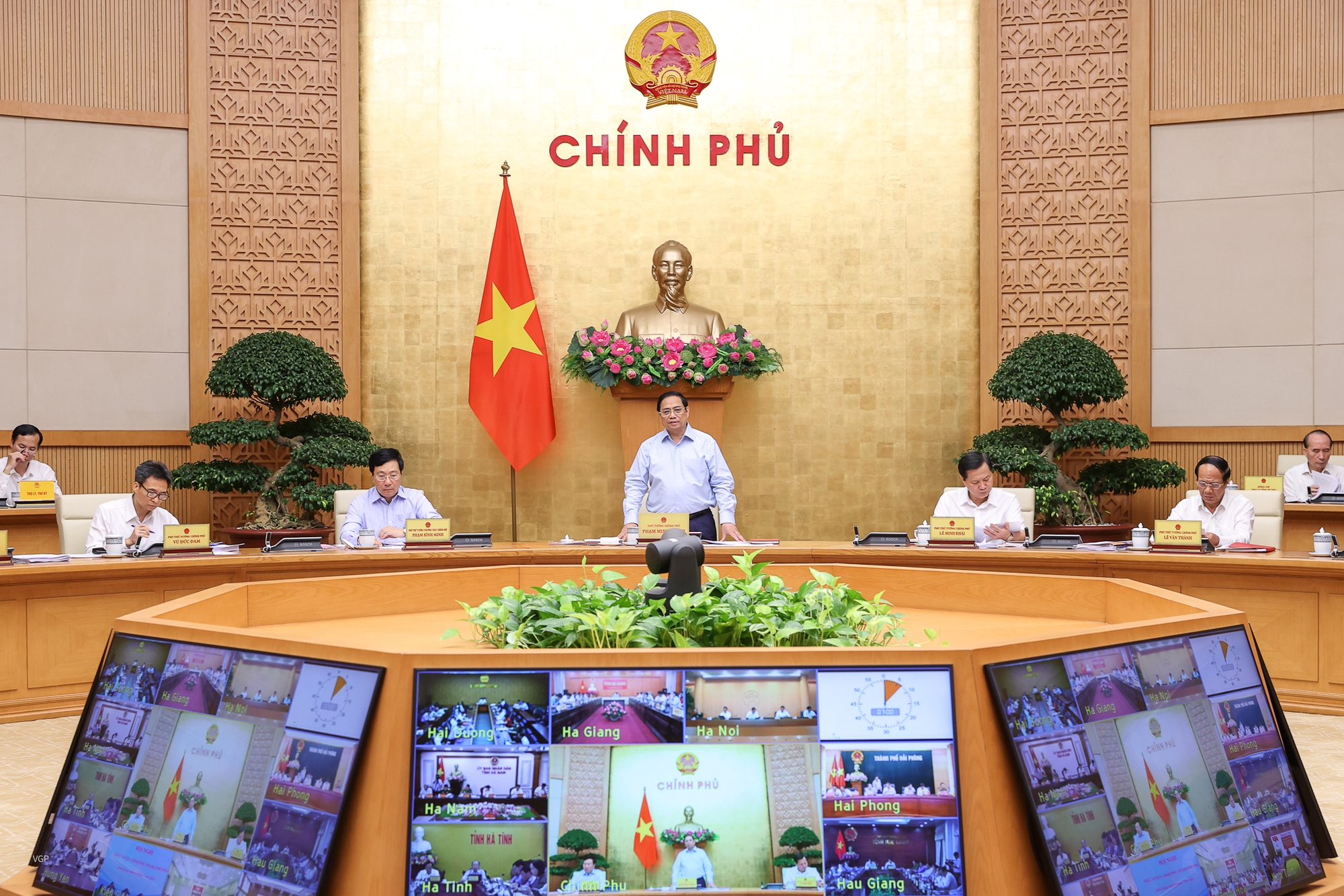 Ổn định kinh tế vĩ mô, kiểm soát lạm phát