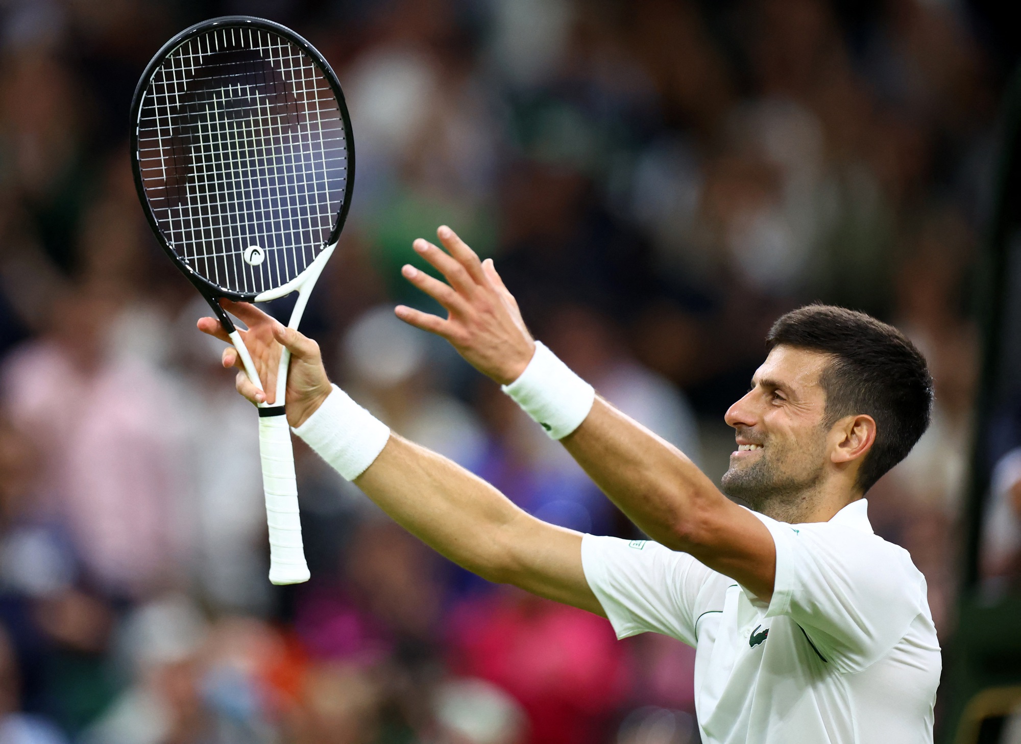 Djokovic v&agrave;o tứ kết, lỡ hẹn tiểu Nadal tại Wimbledon 2022 - Ảnh 5.