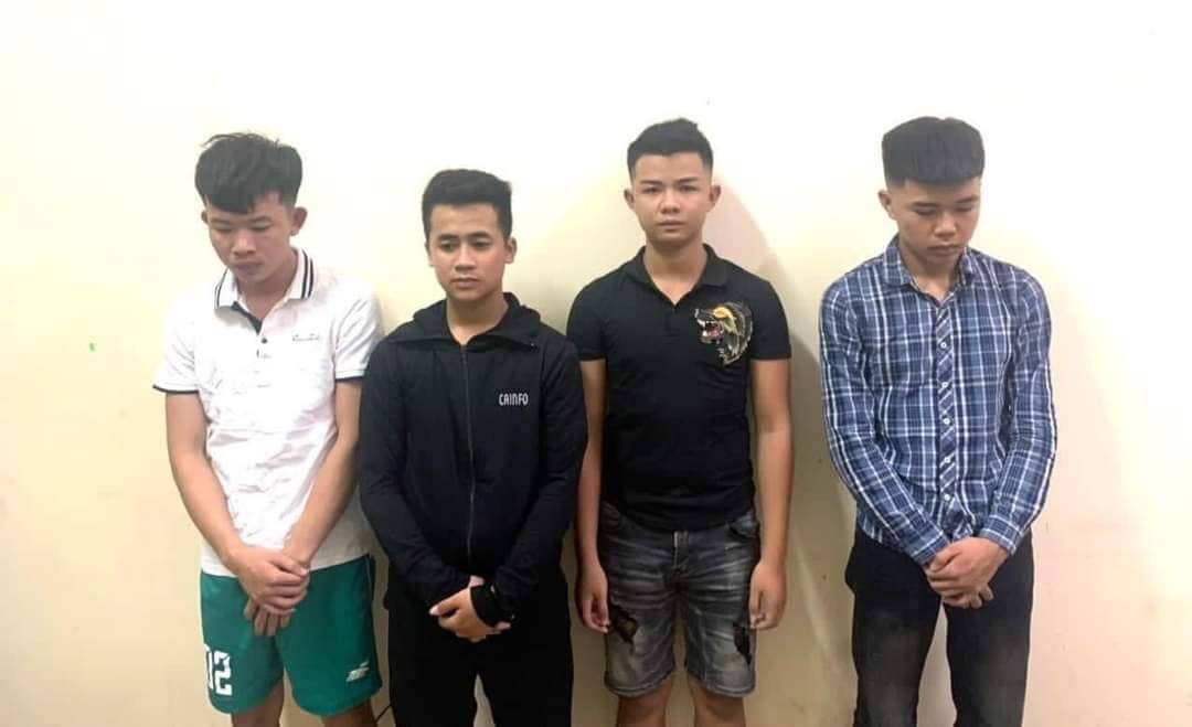 Cụ ông nằm khóc giữa vườn dưa bị phá nát: Triệu tập nhiều đối tượng liên quan