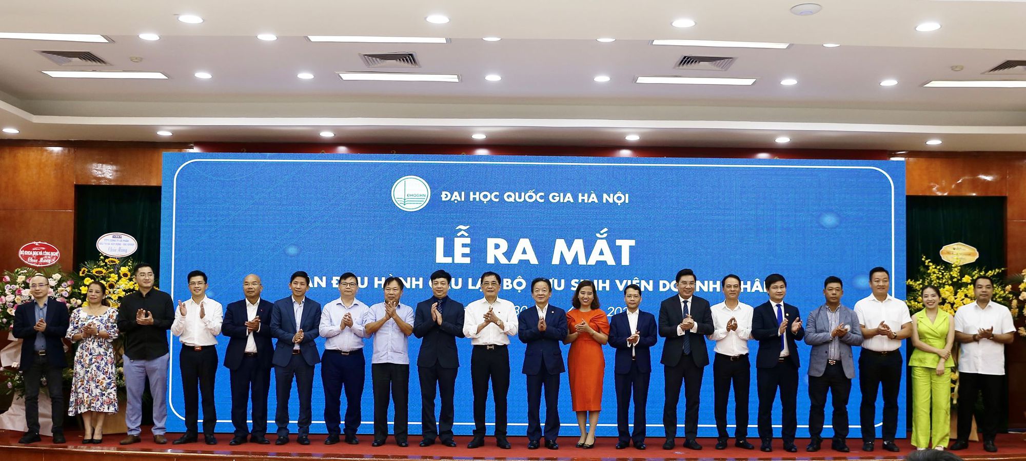 Doanh nh&acirc;n Đỗ Quang Hiển được bầu l&agrave;m Chủ tịch CLB Cựu sinh vi&ecirc;n Doanh nh&acirc;n ĐHQG H&agrave; Nội - Ảnh 1.