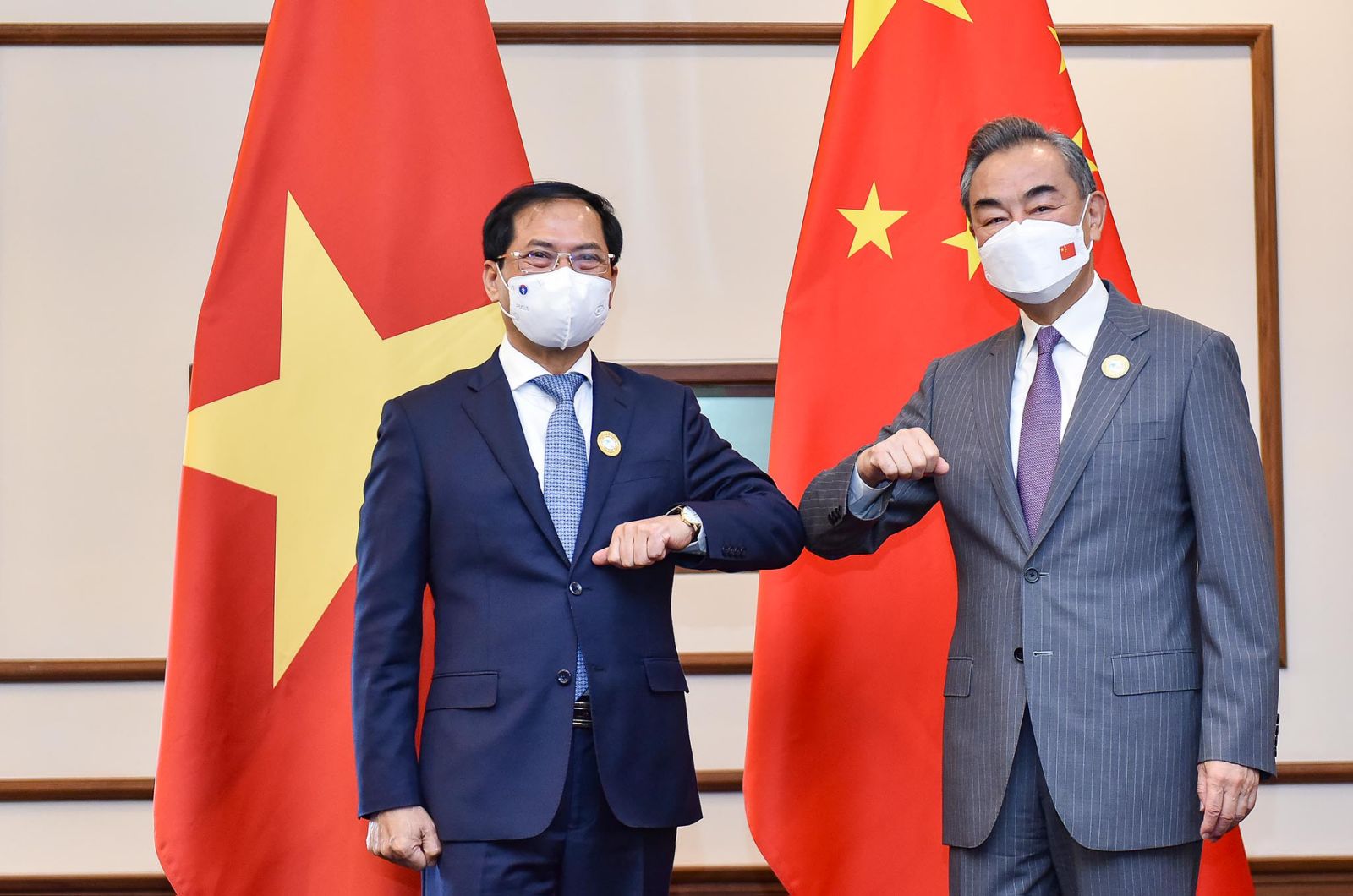 Bộ trưởng Bùi Thanh Sơn gặp Ngoại trưởng Trung Quốc Vương Nghị
