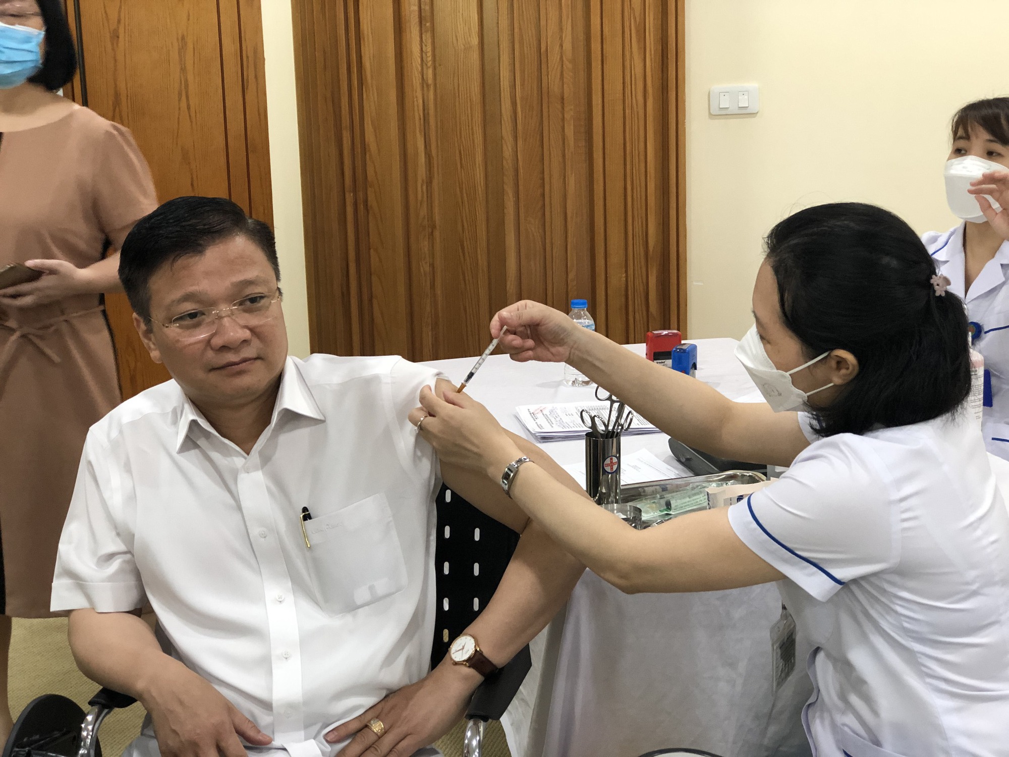 Tổng LĐLĐ Việt Nam k&ecirc;u gọi c&ocirc;ng nh&acirc;n, vi&ecirc;n chức, lao động cả nước ti&ecirc;m vắc-xin ngừa Covid-19 - Ảnh 3.