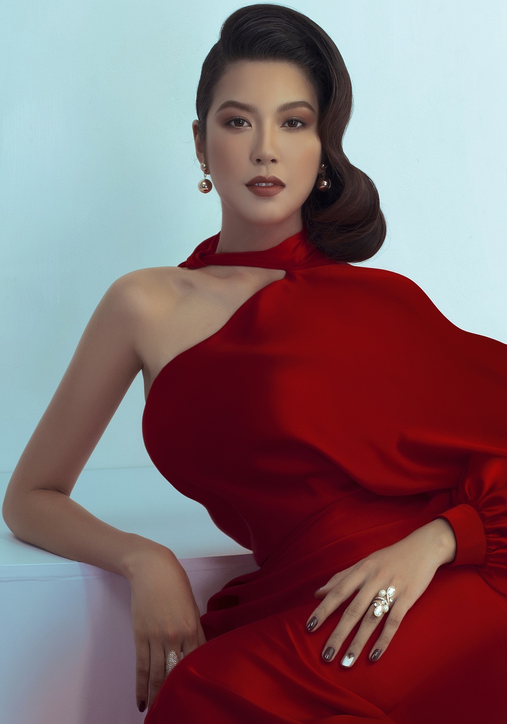 Sau tin đồn cạch mặt cuộc thi Hoa hậu Ho&agrave;n vũ, &Aacute; hậu Th&uacute;y V&acirc;n x&aacute;c nhận l&agrave;m ca sĩ - Ảnh 2.