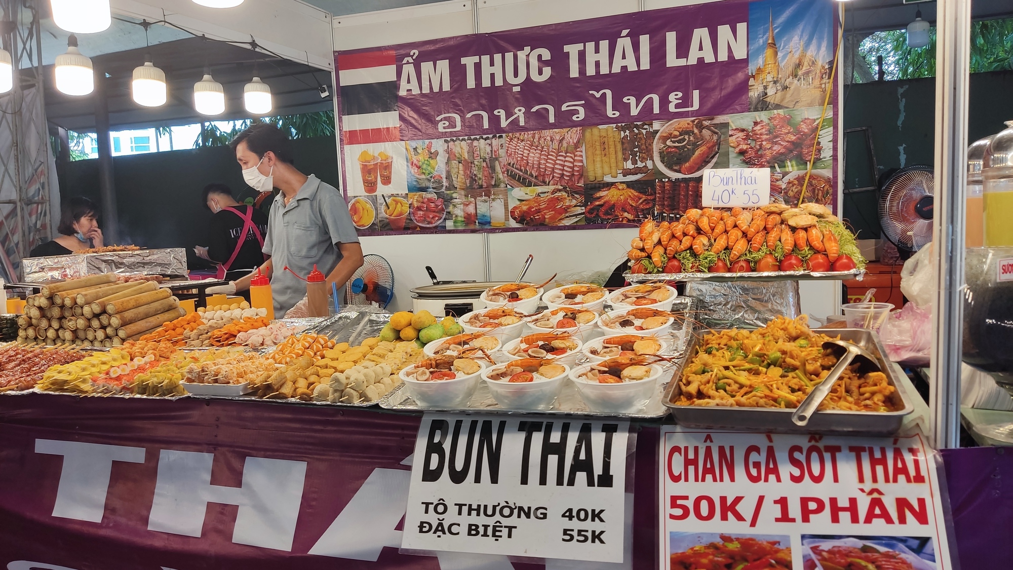 Hội chợ ẩm thực, h&agrave;ng Th&aacute;i Lan t&aacute;i xuất sau hơn 2 năm dịch bệnh - Ảnh 12.