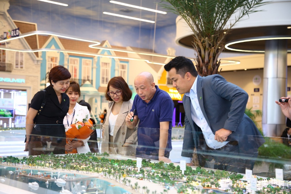 H&eacute; lộ l&yacute; do bất động sản du lịch Hồ Tr&agrave;m lọt mắt xanh giới đầu tư miền Bắc - Ảnh 3.