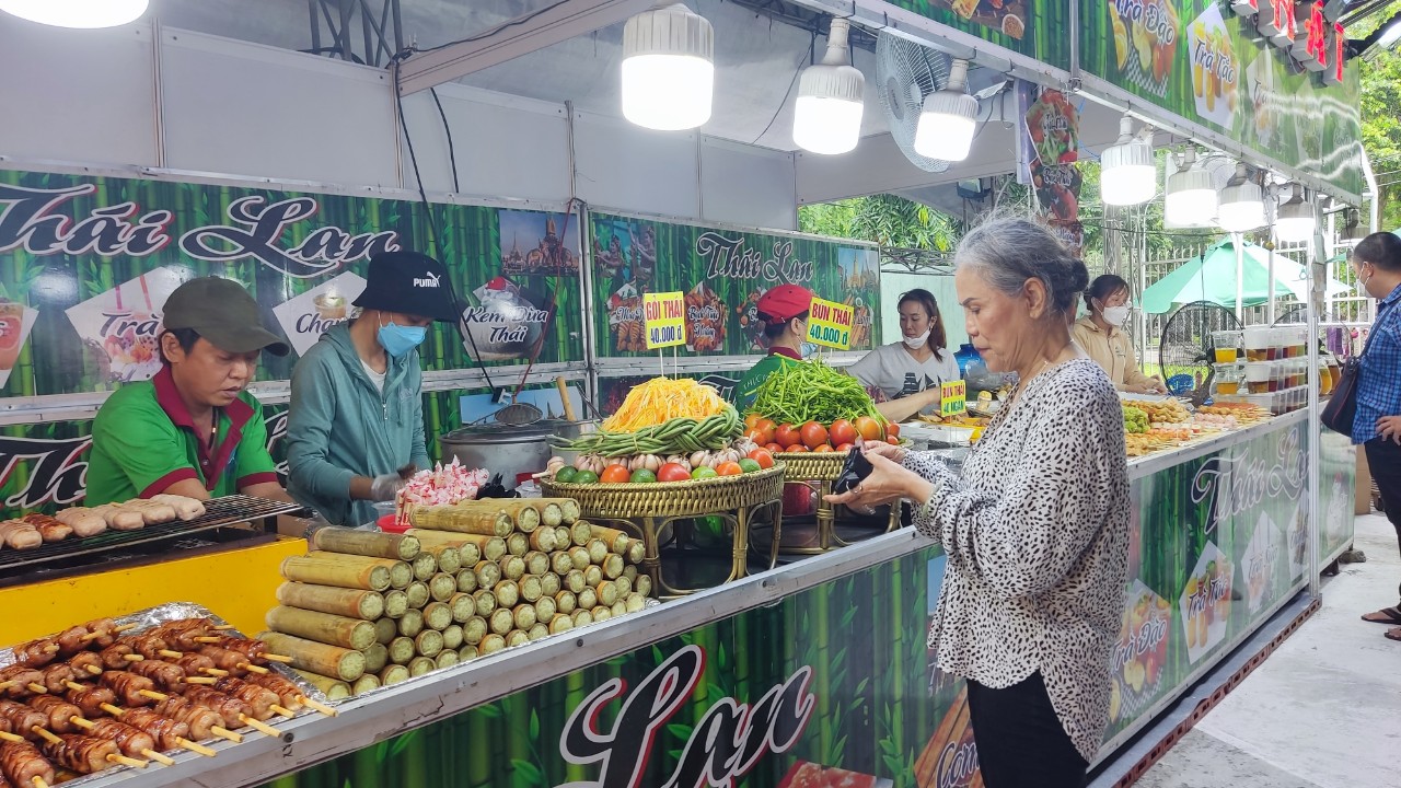 Hội chợ ẩm thực, hàng Thái Lan tái xuất sau hơn 2 năm dịch bệnh