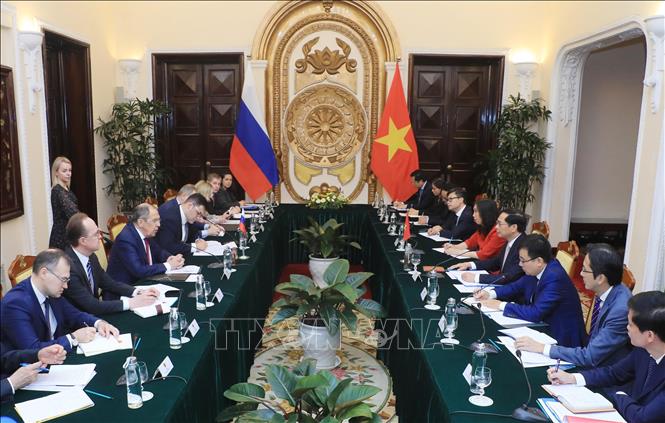 Bộ trưởng Ngoại giao B&ugrave;i Thanh Sơn hội đ&agrave;m với Bộ trưởng Ngoại giao Nga Sergey Lavrov - Ảnh 6.