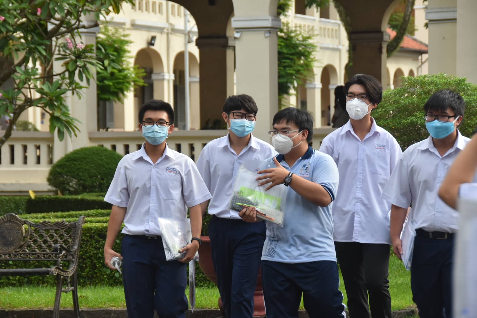 Thi tốt nghiệp THPT năm 2022: Gợi ý giải đề thi môn toán