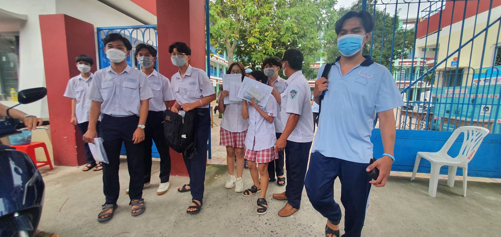 Đề thi m&ocirc;n tổ hợp ph&acirc;n h&oacute;a, kh&ocirc;ng đ&aacute;nh đố; đ&oacute;n xem gợi &yacute; giải đề tr&ecirc;n B&aacute;o Người Lao Động - Ảnh 1.