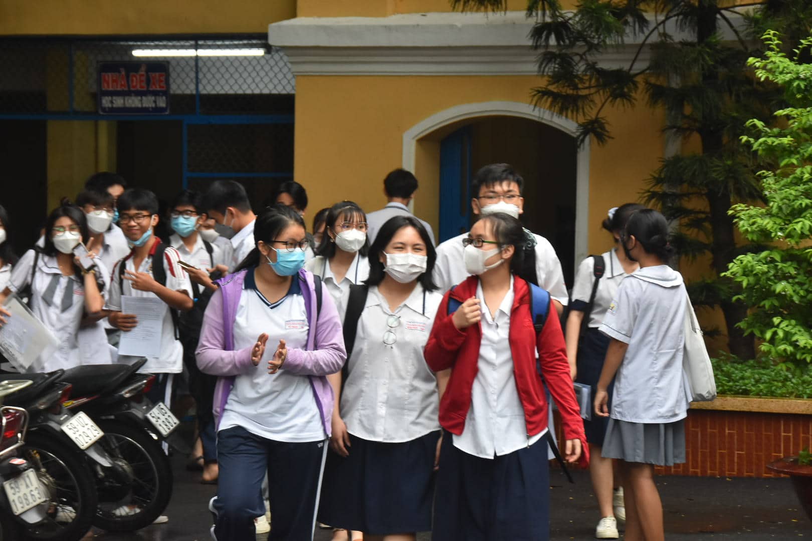 Kỳ thi tốt nghiệp THPT năm 2022: Môn Ngoại ngữ dễ, mời xem gợi ý giải đề