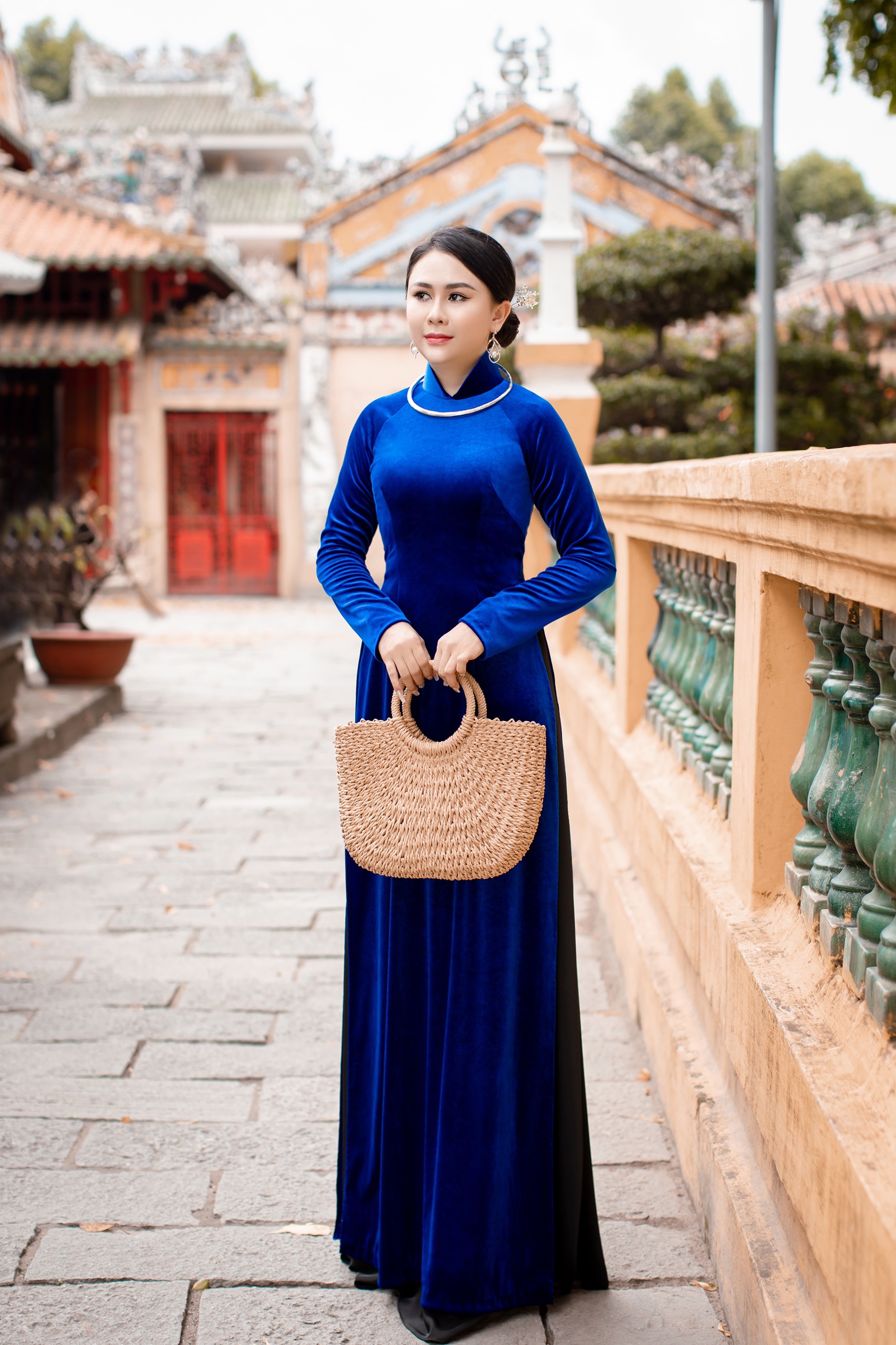 Hoa hậu thiện nguyện L&yacute; Kim Ng&acirc;n dịu d&agrave;ng trong t&agrave; &aacute;o d&agrave;i Việt - Ảnh 6.