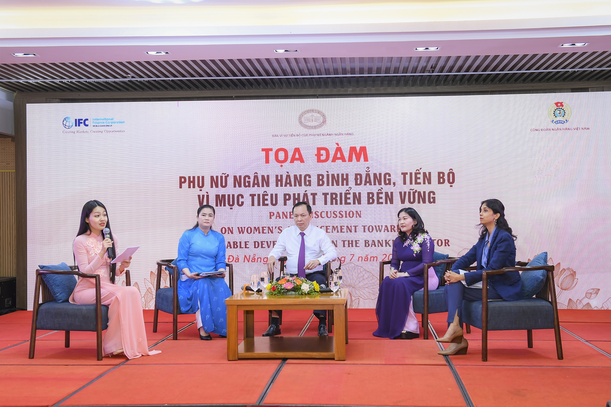 Chăm lo đời sống cho cán bộ nữ ngành ngân hàng - Ảnh 1.