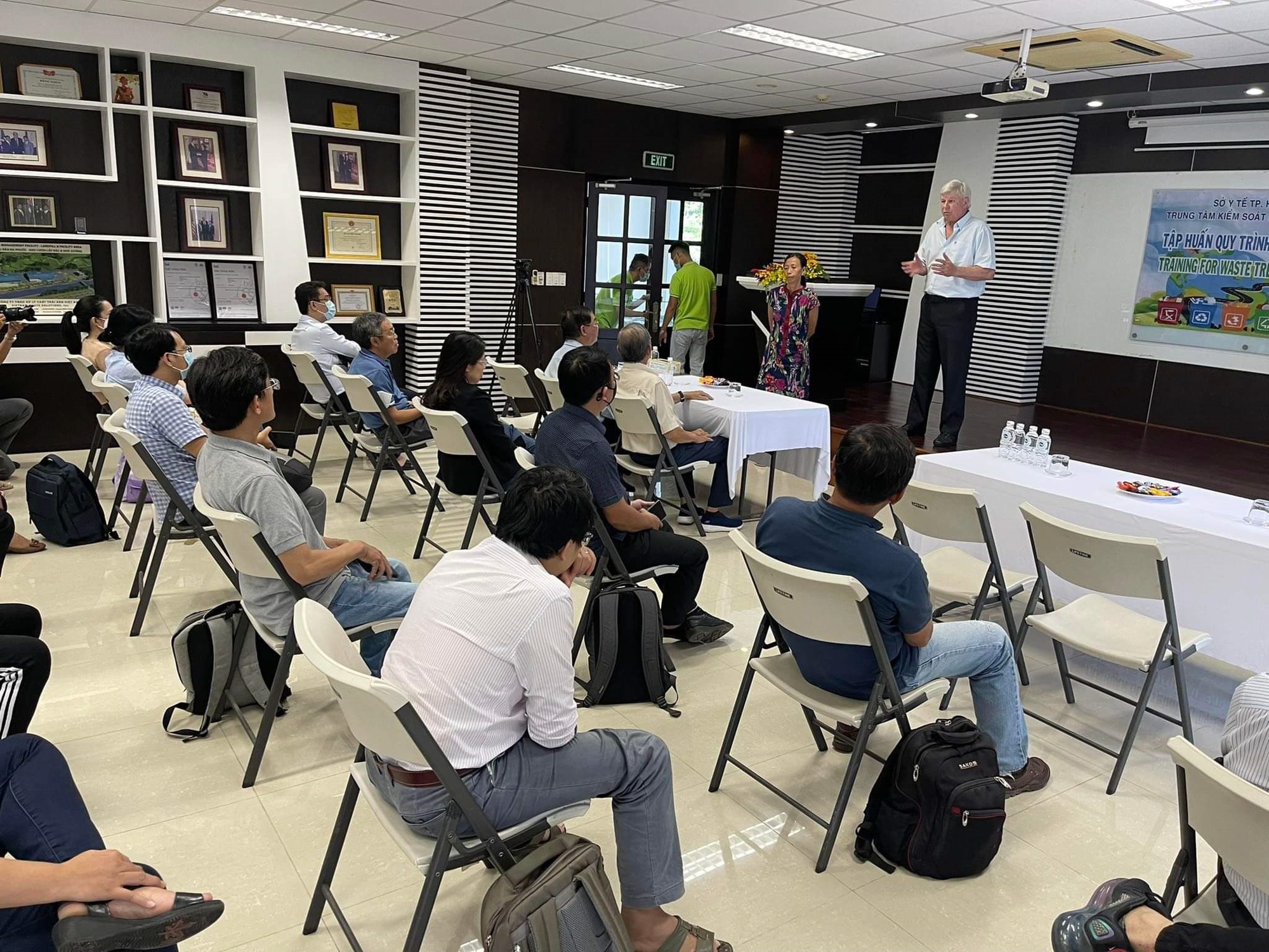 Giới b&aacute;c sĩ bất ngờ trước quy tr&igrave;nh xử l&yacute; r&aacute;c của VWS  - Ảnh 2.