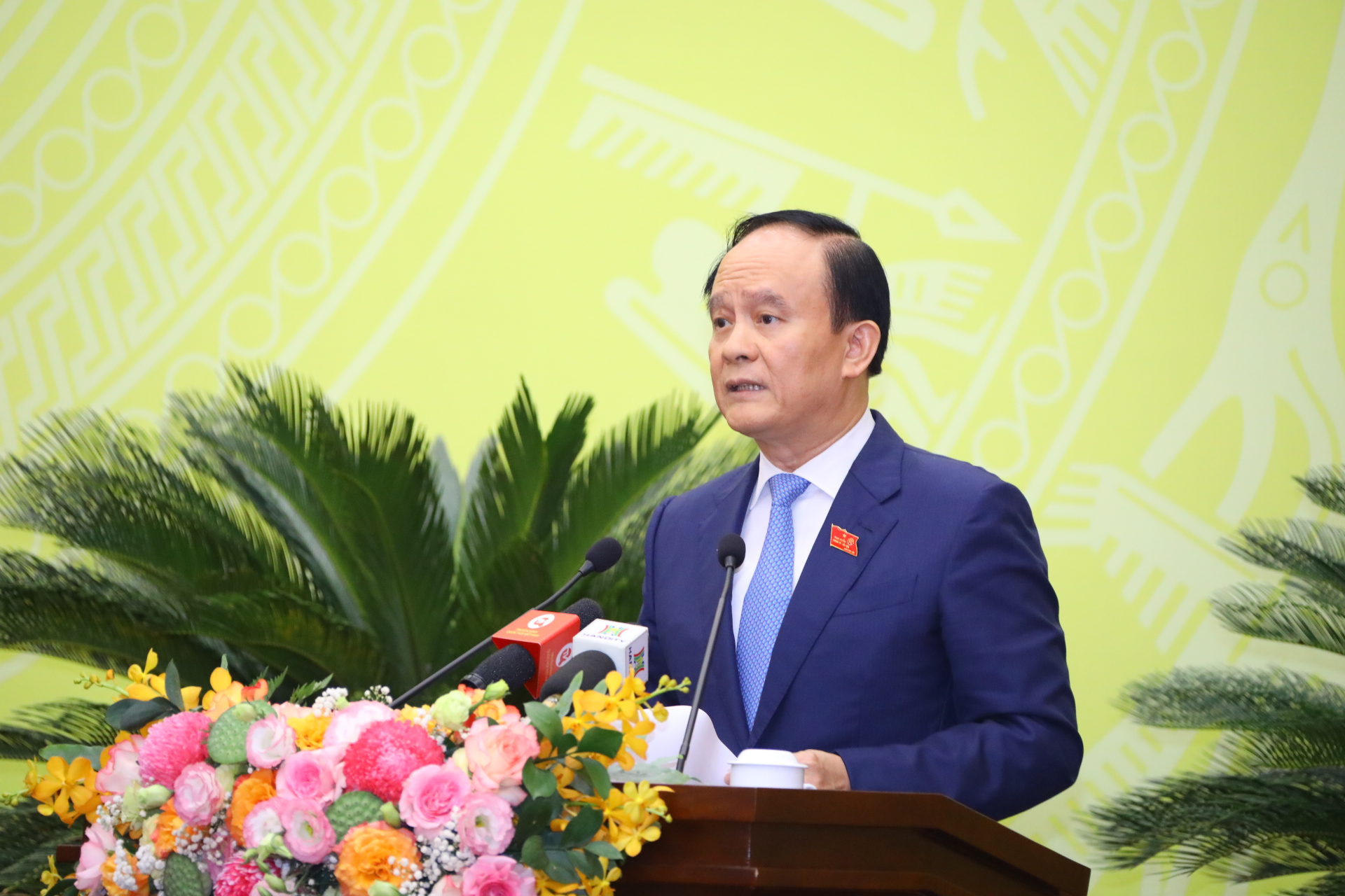 Rất nhiều lời hứa c&oacute; c&aacute;nh, Chủ tịch HĐND TP y&ecirc;u cầu phải khẩn trương thực hiện - Ảnh 2.