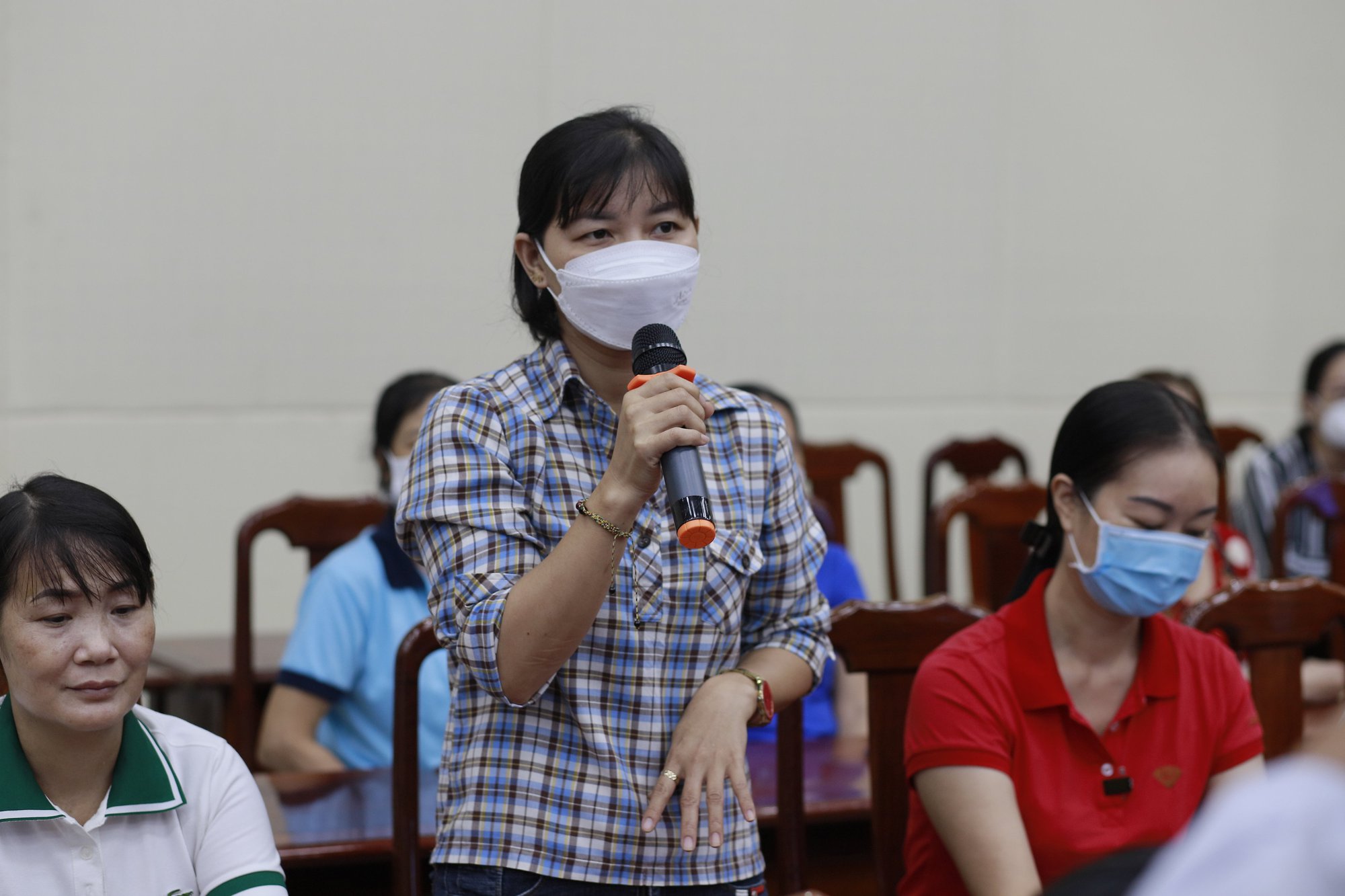 Làm sao để nữ công nhân “sống khỏe” với thu nhập 10 triệu đồng/tháng?