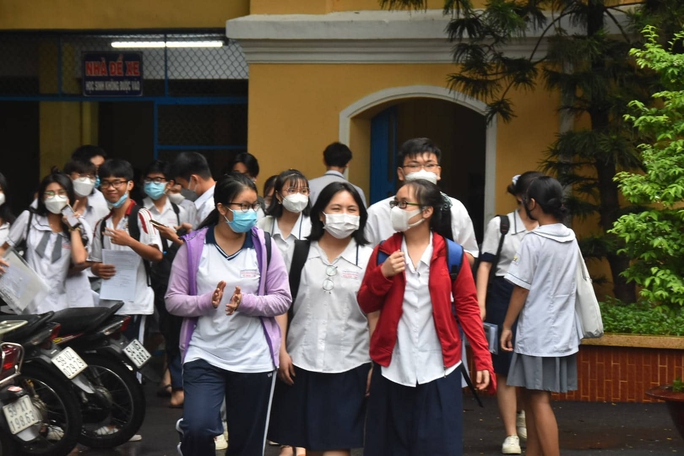 Công bố điểm chuẩn 4 trường chuyên, trường nào có điểm chuẩn thấp nhất?
