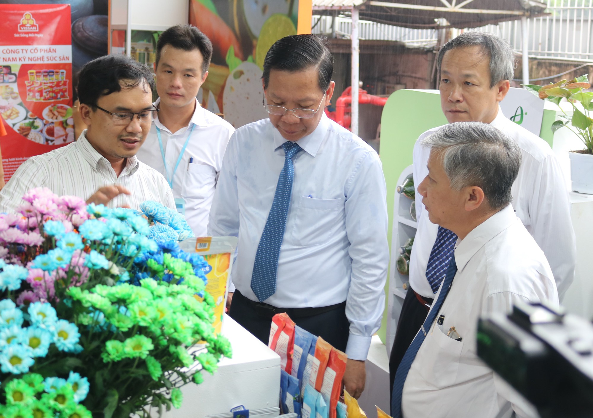 Chiêm ngưỡng thành tựu kinh tế- xã hội của TP HCM qua triển lãm ảnh