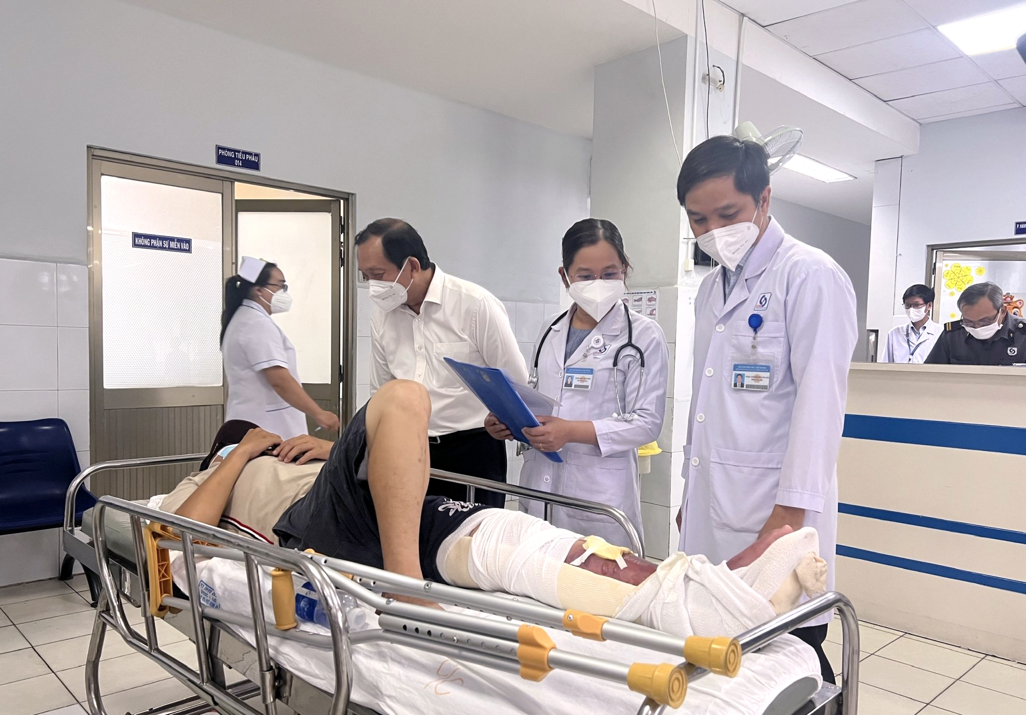 Diễn biến mới vụ bác sĩ bị hành hung tại khoa cấp cứu
