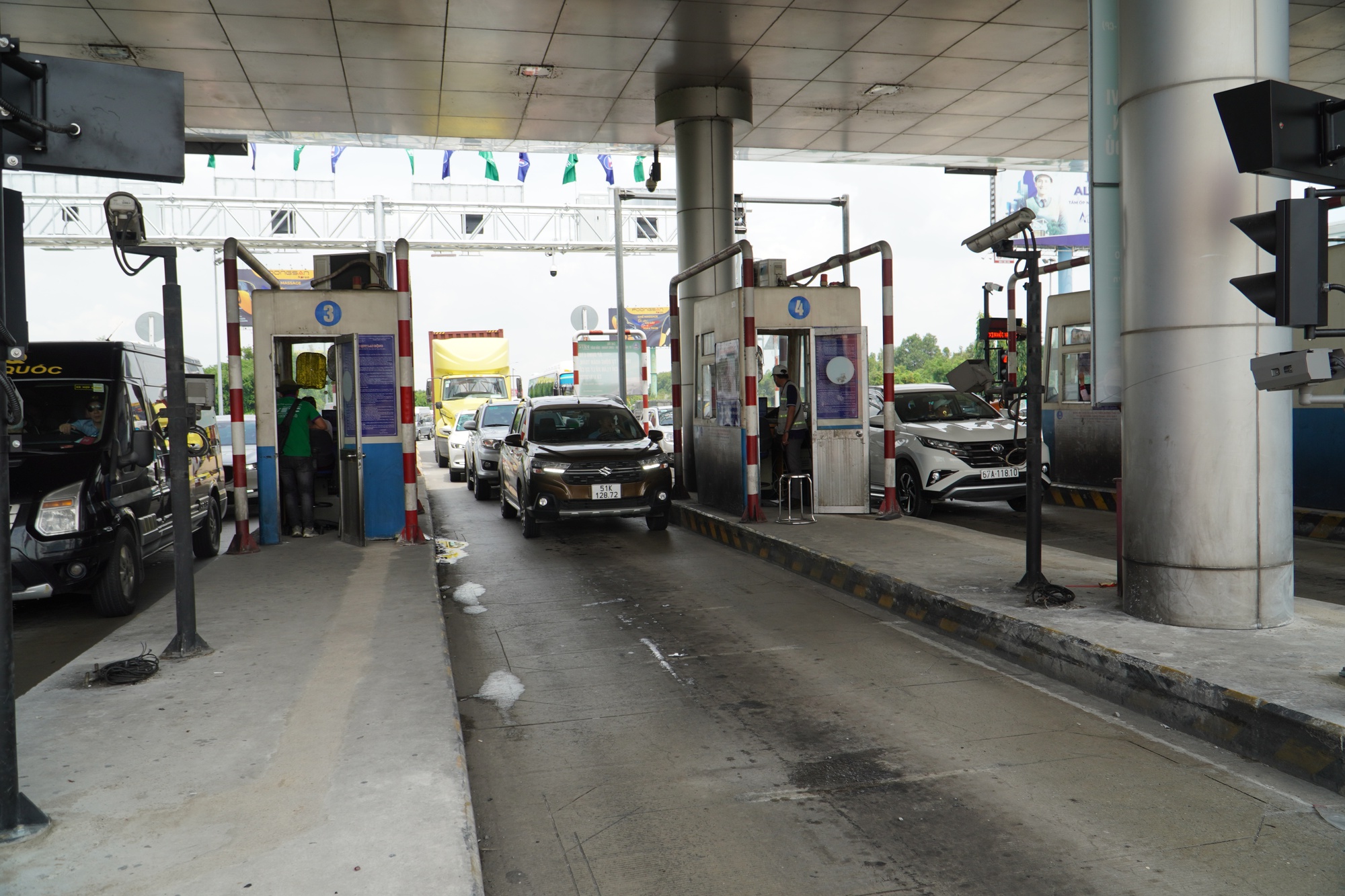Ngày đầu thu phí không dừng ở cao tốc Long Thành- Dầu Giây: Đầu giờ ùn ứ, về sau thông thoáng - Ảnh 8.