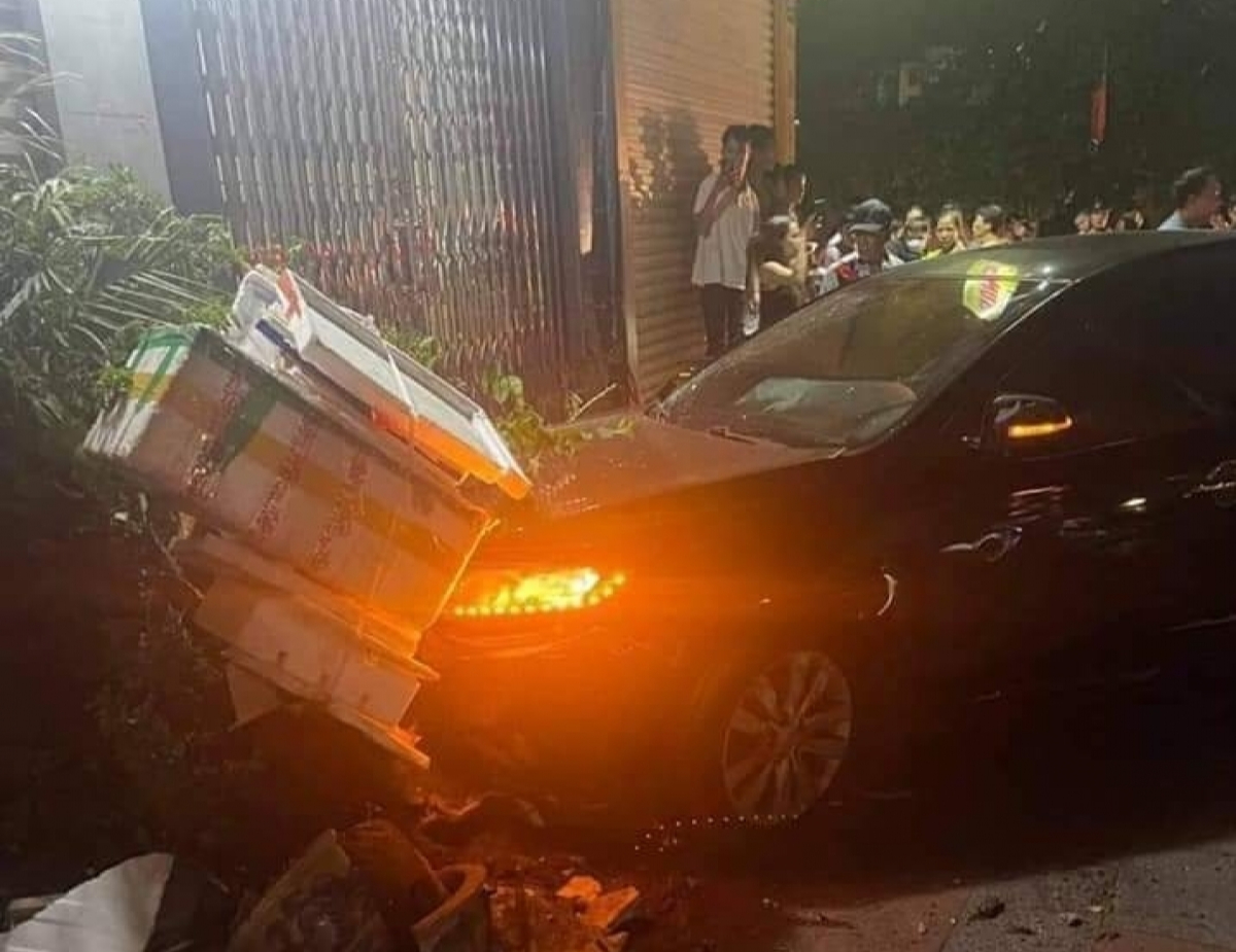 "Xe điên" tông hàng loạt ôtô, xe máy, nhiều người bị thương
