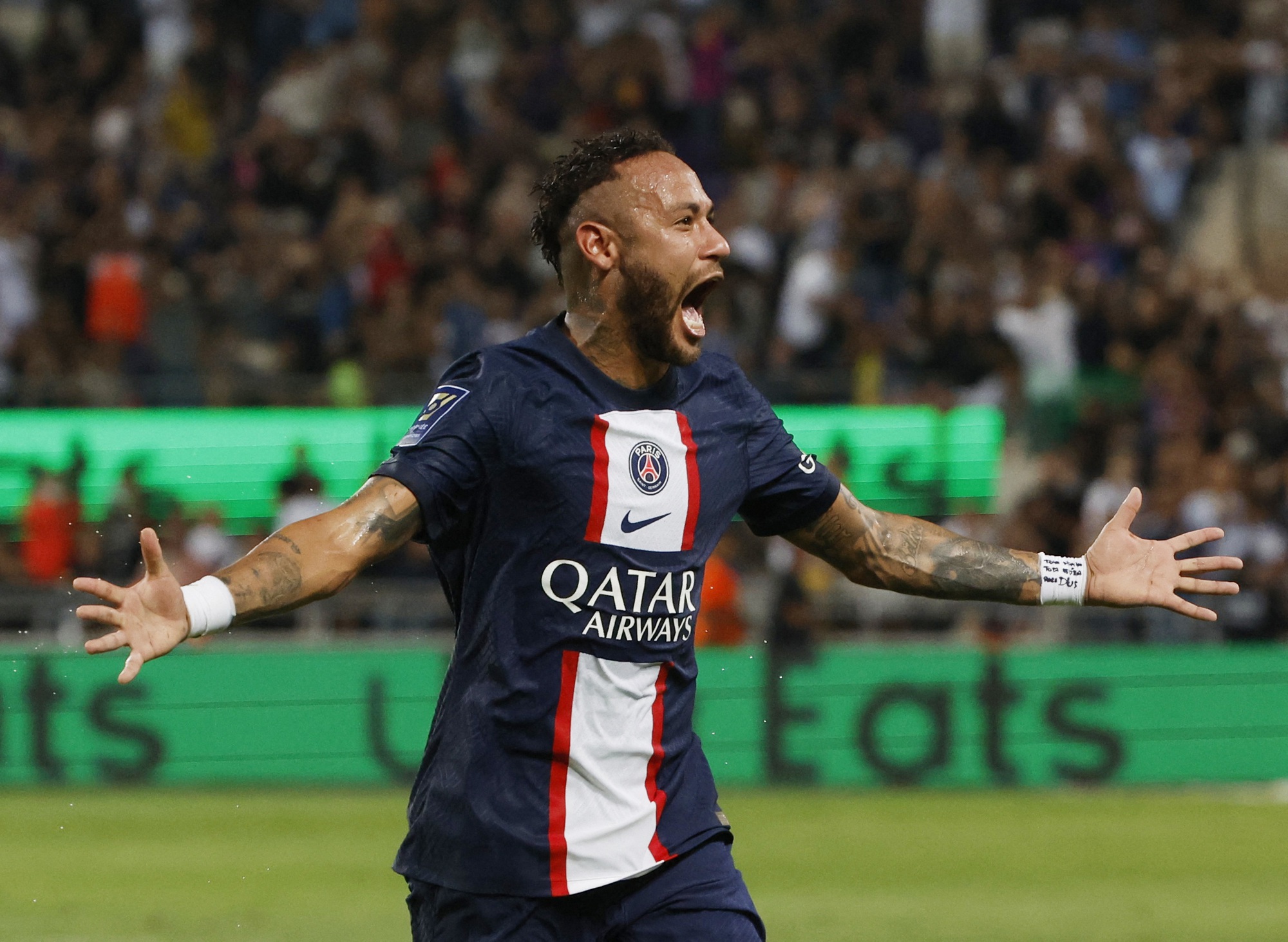 Neymar đối mặt án tù 5 năm vì trốn thuế và gian lận