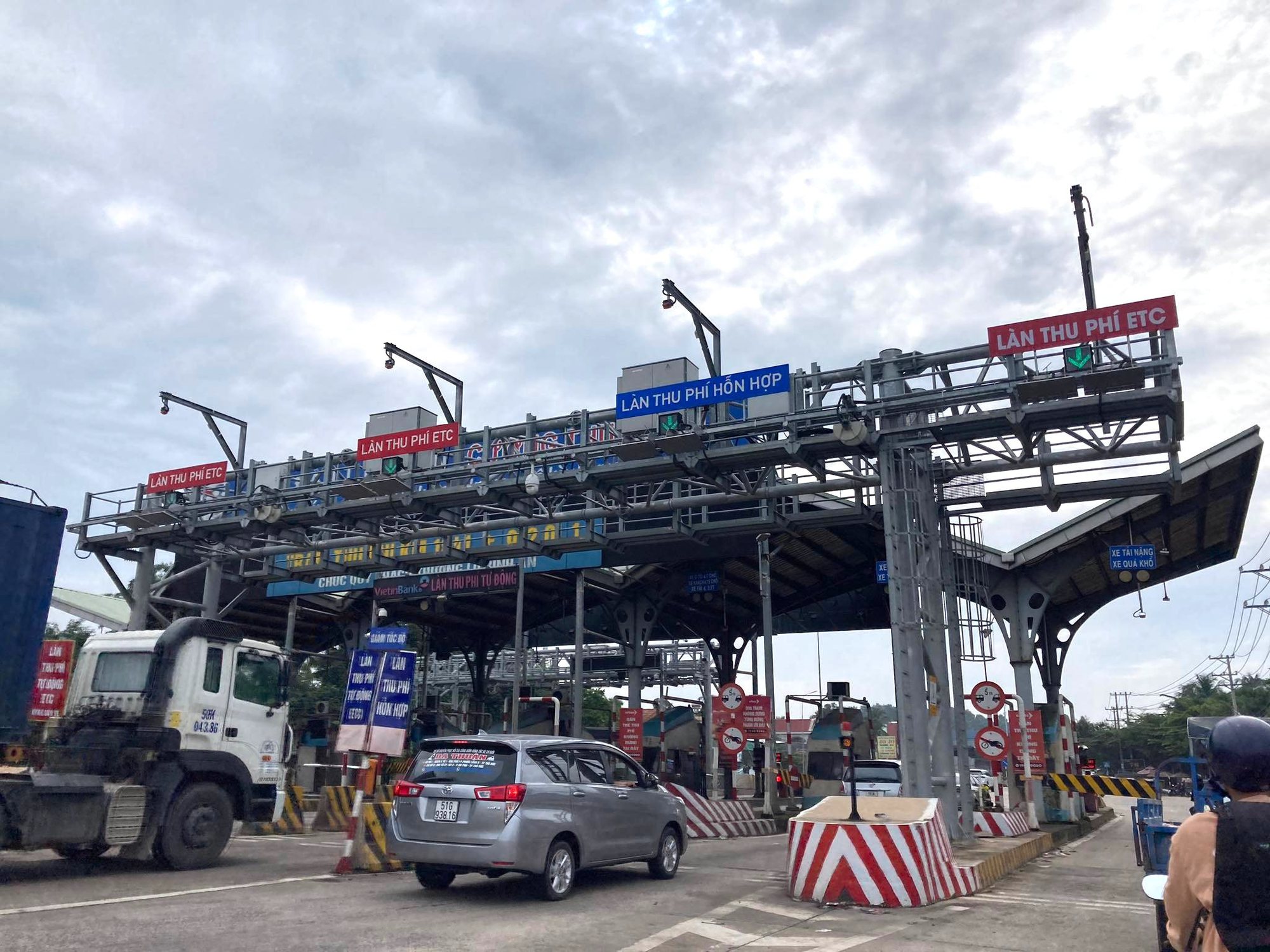 Ngày đầu thu phí không dừng ở cao tốc Long Thành- Dầu Giây: Đầu giờ ùn ứ, về sau thông thoáng - Ảnh 9.