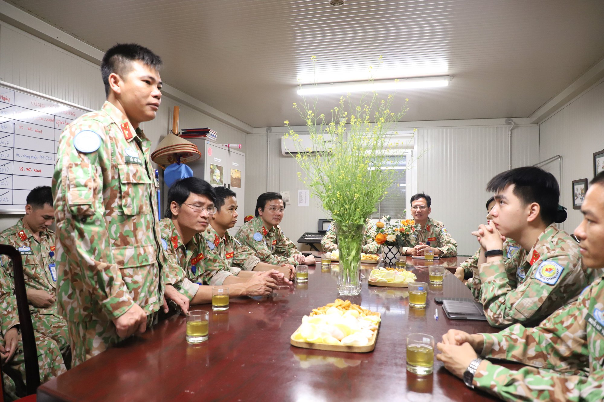 Bệnh viện d&atilde; chiến mũ nồi xanh Việt Nam kh&aacute;nh th&agrave;nh ph&ograve;ng kh&aacute;m sản khoa tại ch&acirc;u Phi - Ảnh 8.