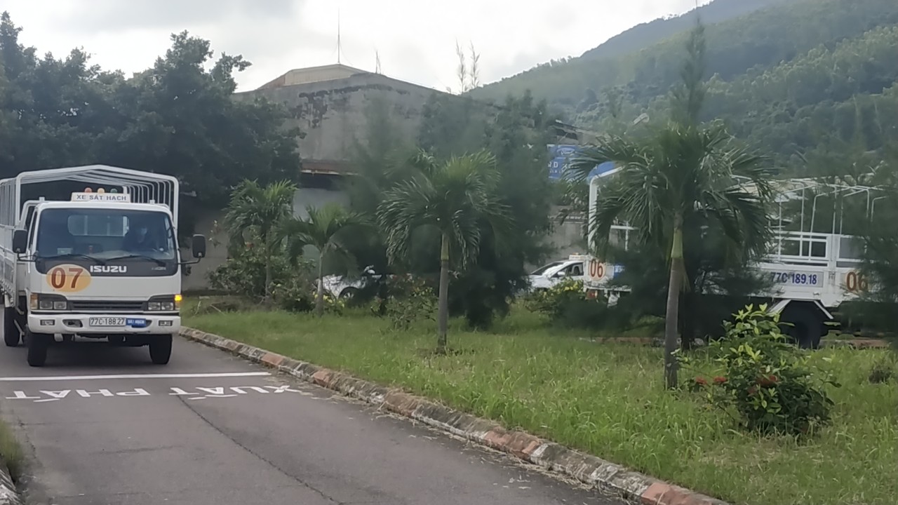 "Cắt xén" hàng tỉ đồng của học viên lái ôtô: Vì sao giám đốc vẫn được giữ chức vụ 13 năm liên tiếp?