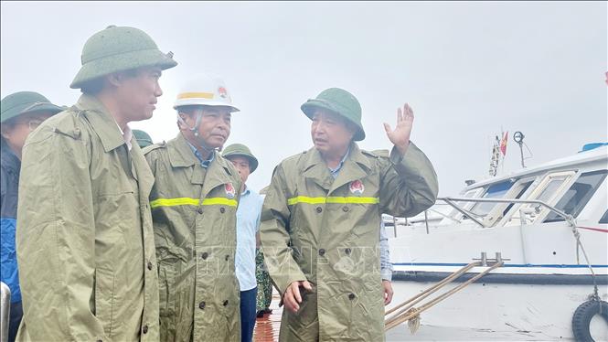 Bão số 2 cách Quảng Ninh 200 km