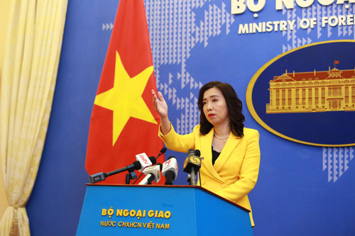 Nỗ lực giải quyết các vướng mắc về hộ chiếu mẫu mới - Ảnh 1.