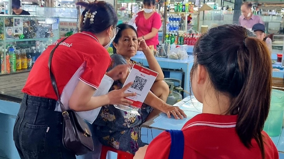 Đi chợ truyền thống không tiền mặt ở quận Tân Bình