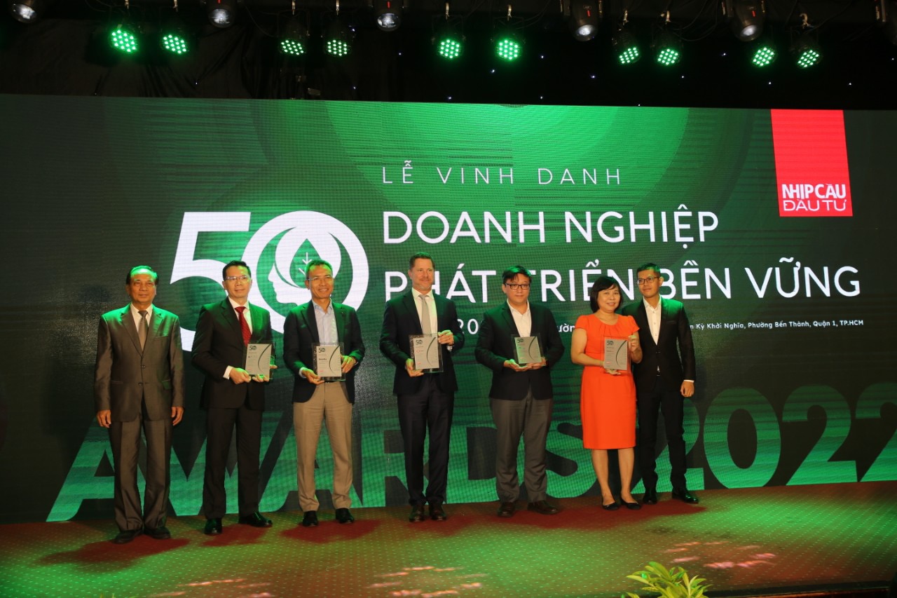 Công bố top 50 doanh nghiệp phát triển bền vững tiêu biểu 2022 - Ảnh 2.