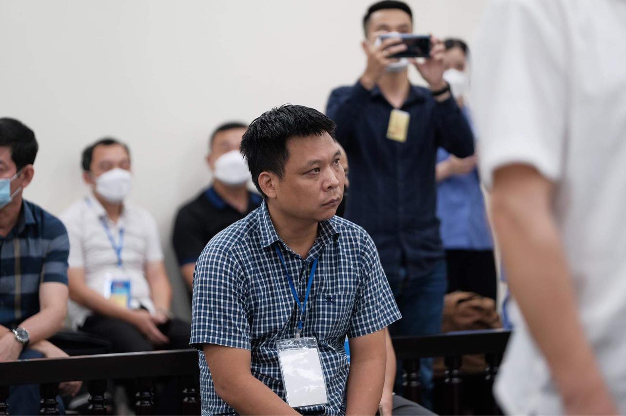 Cựu đại t&aacute; Ph&ugrave;ng Anh L&ecirc; mắng cấp dưới kh&ocirc;ng thả nghi phạm ngay tại ph&ograve;ng l&agrave;m việc - Ảnh 2.
