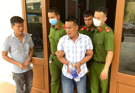 Người đàn ông đi xe SH làm "chuyện lạ" giữa phố bị khởi tố
