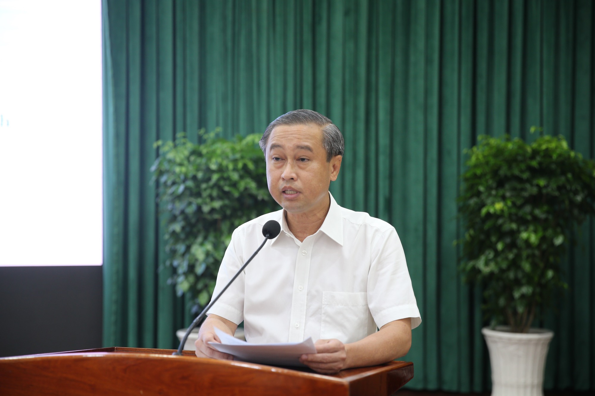 Chủ tịch Phan Văn M&atilde;i: TP HCM c&oacute; nỗ lực nhưng c&aacute;c tỉnh, th&agrave;nh kh&aacute;c nỗ lực nhiều hơn! - Ảnh 1.