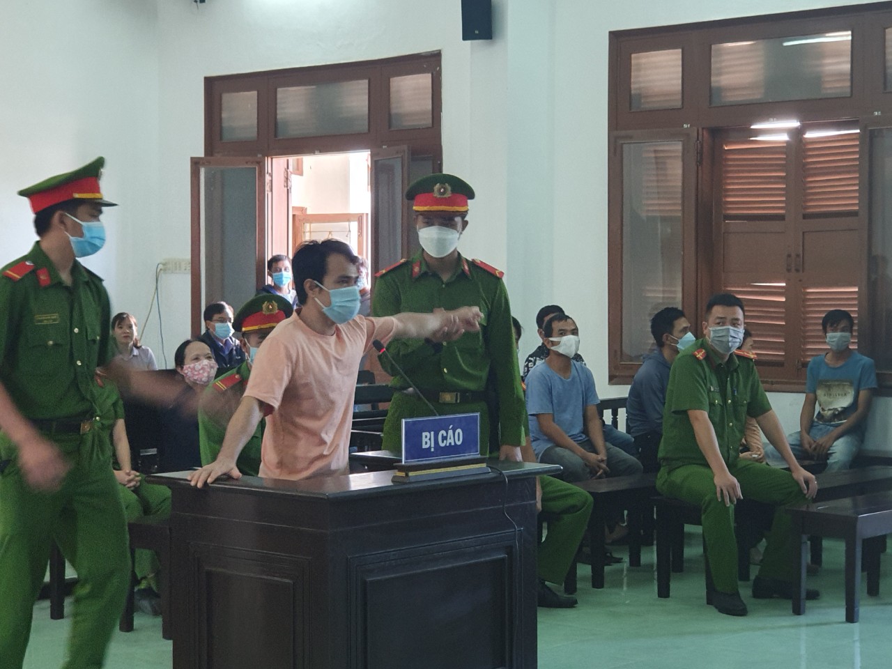 Xét xử vụ giết 3 người nhà vợ cũ: Bị cáo "không bao giờ hối hận, không day dứt gì hết"!