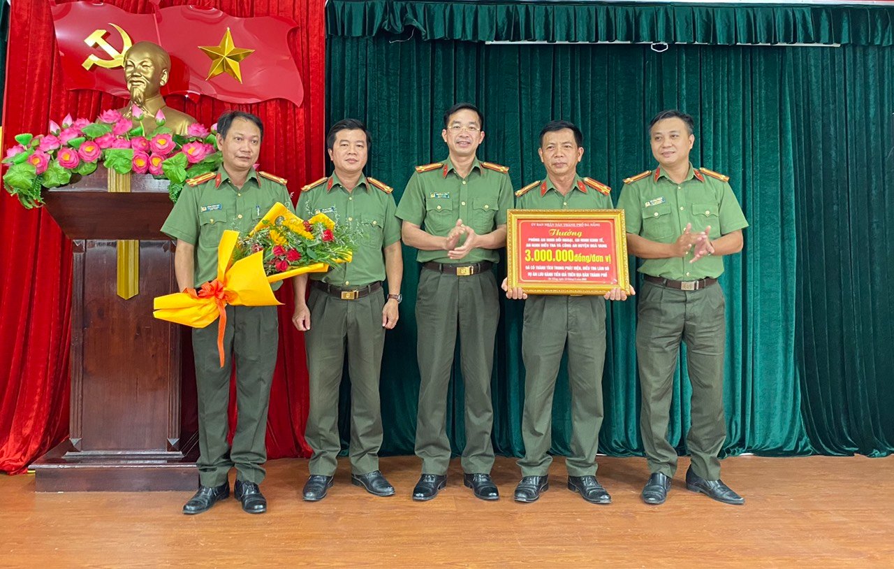 B&iacute; mật của người phụ nữ thường xuy&ecirc;n đổi tiền USD tại Khu du lịch B&agrave; N&agrave; Hills - Ảnh 1.
