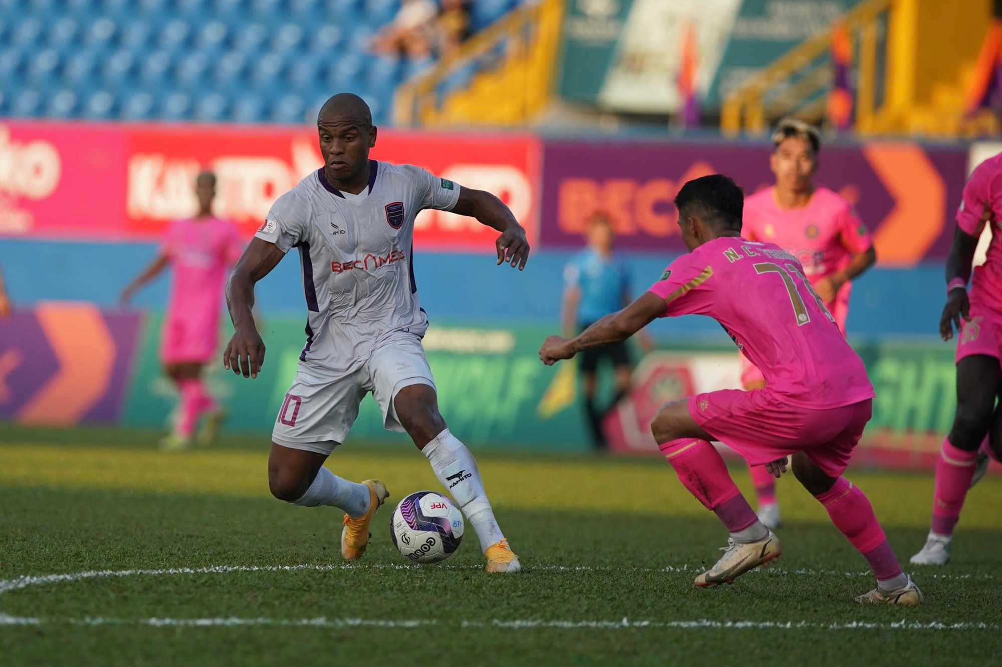 Sài Gòn FC tiếp tục dưới đáy bảng xếp hạng V-League 2022 - Ảnh 1.