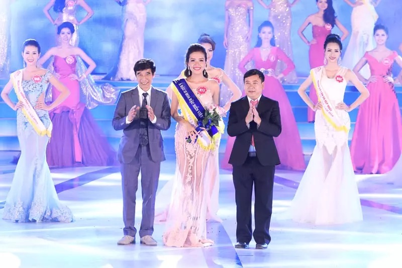 Sau l&ugrave;m x&ugrave;m nợ nần, &Aacute; hậu Kh&aacute;nh Phương xuống t&oacute;c đi tu - Ảnh 4.