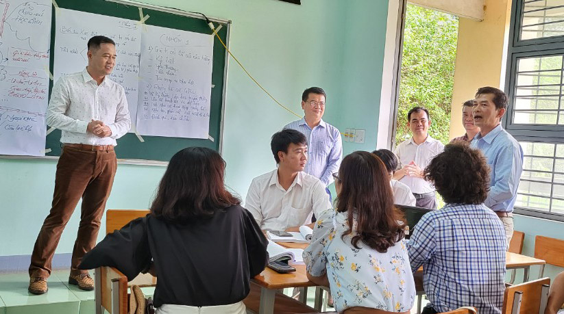 Khai giảng khóa bồi dưỡng chuyên đề và mô đun 6,7 cho cán bộ quản lý giáo dục và giáo viên - Ảnh 4.