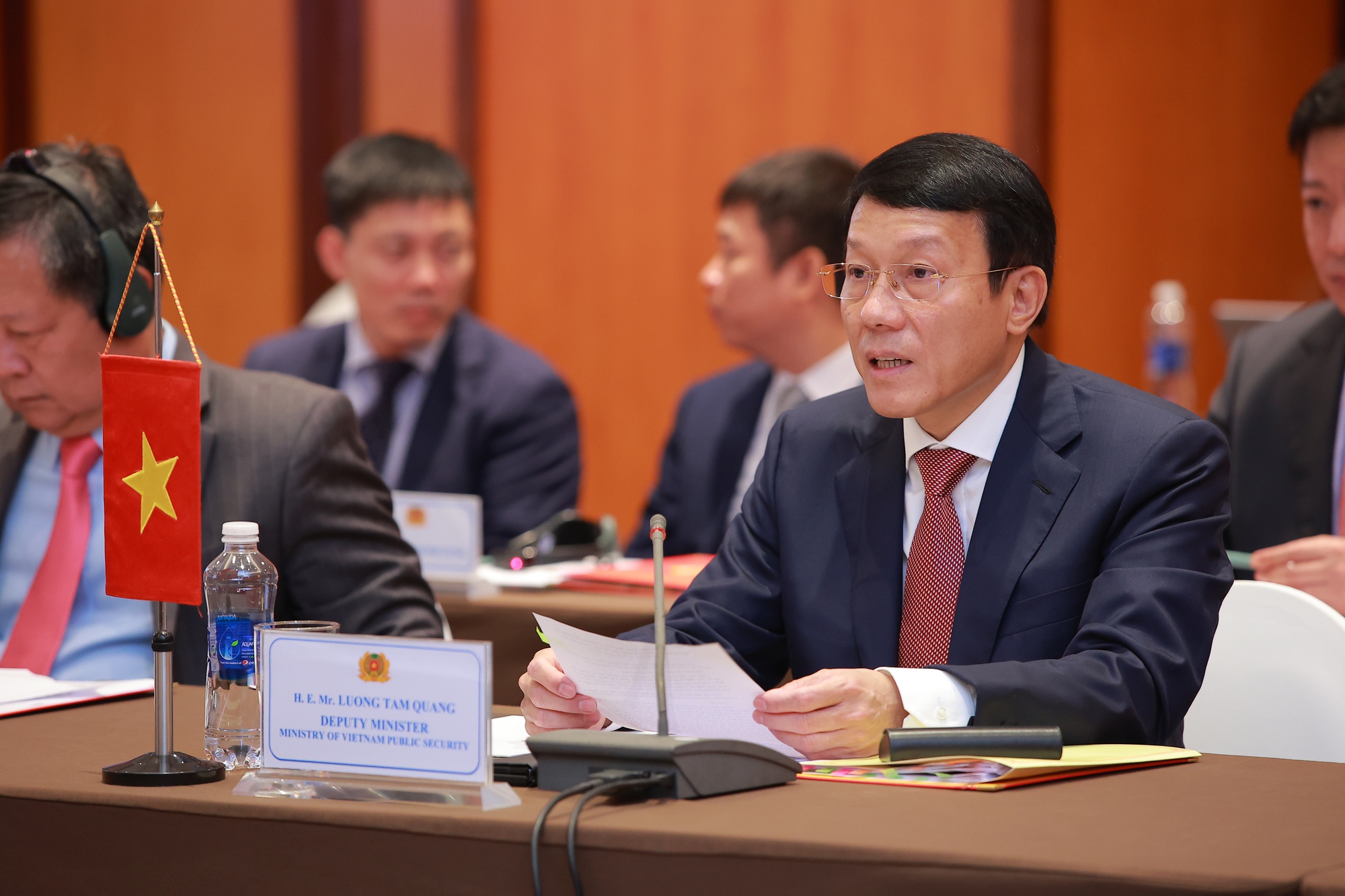 Thứ trưởng C&ocirc;ng an Lương Tam Quang đồng chủ tr&igrave; đối thoại với Anh về di cư v&agrave; xuất nhập cảnh - Ảnh 5.