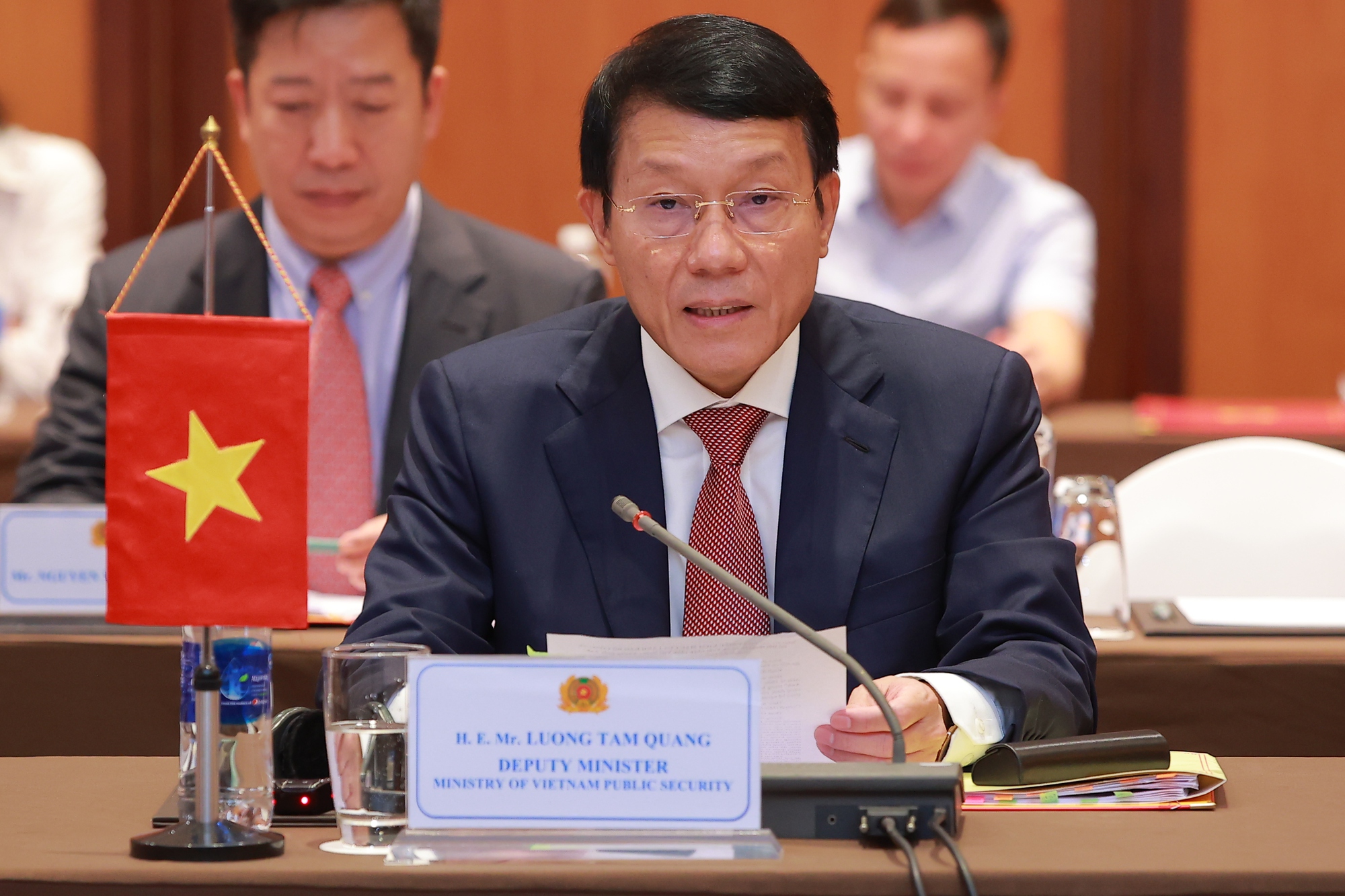 Thứ trưởng C&ocirc;ng an Lương Tam Quang đồng chủ tr&igrave; đối thoại với Anh về di cư v&agrave; xuất nhập cảnh - Ảnh 6.