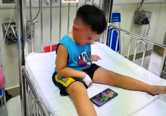Thông tin mới về bé trai hơn 3 tuổi bị nhét vào tủ cấp đông