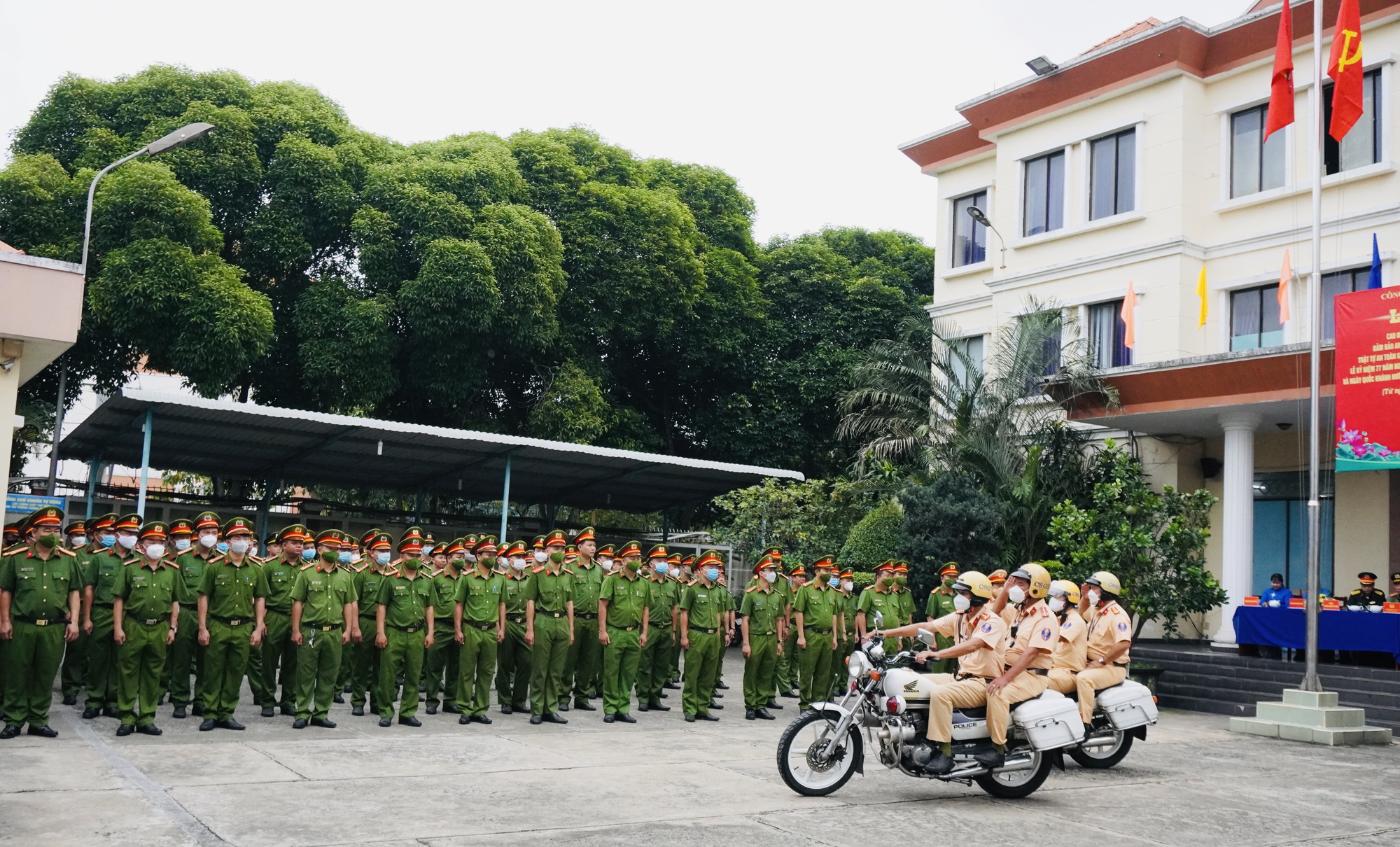Công an TP Thủ Đức mở cao điểm trấn áp tội phạm - Ảnh 10.